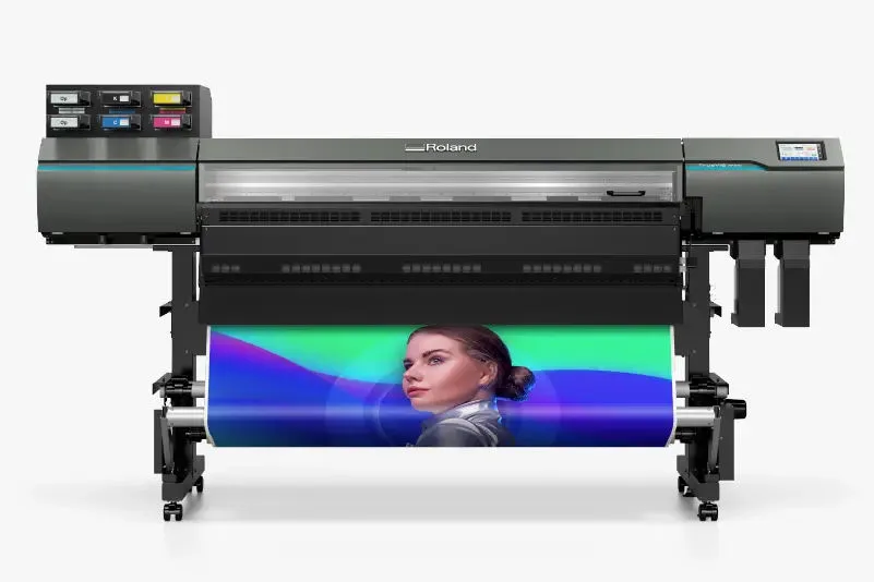 Roland DG TrueVIS AP-640 spausdintuvas su atspausdinta rulonine medžiaga